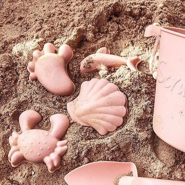 Scrunch Beach Bundle with Bucket, Spade, Rake & Moulds - Dusty Rose