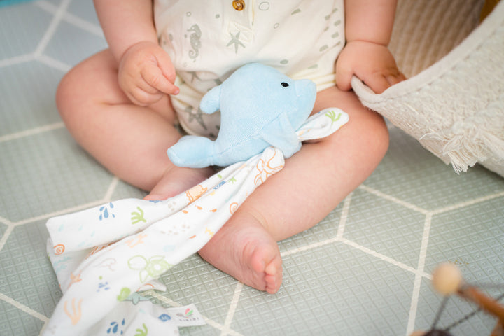 Tikiri Ocean Organic Comforter - Dolphin