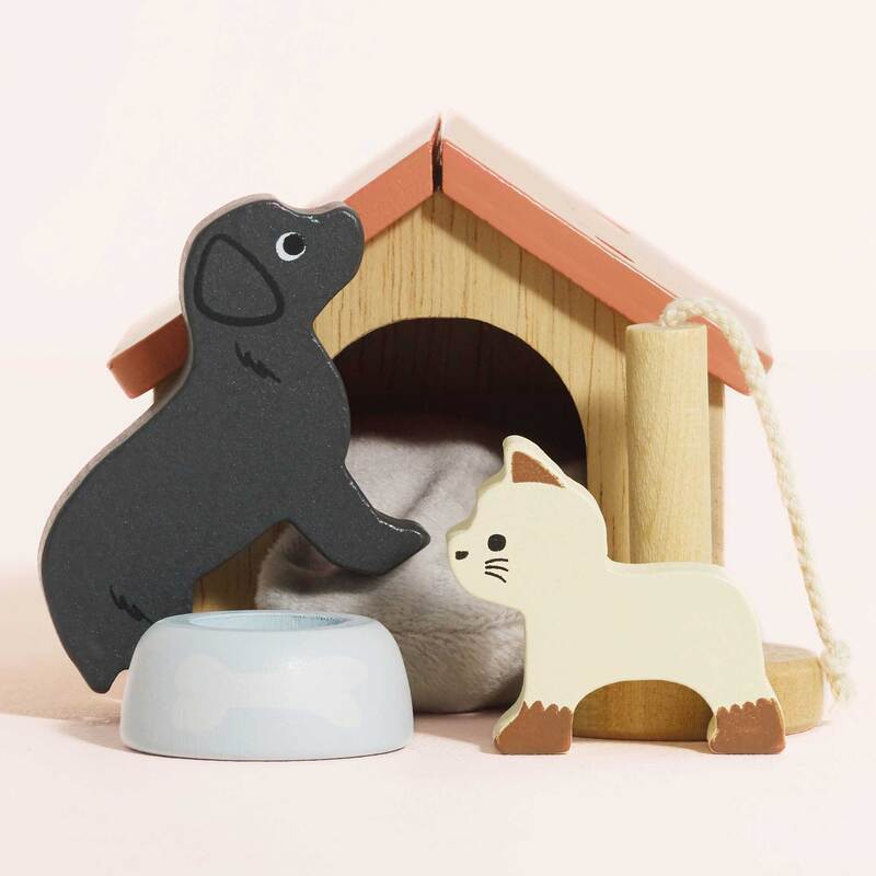 Le Toy Van Wooden Pet Set