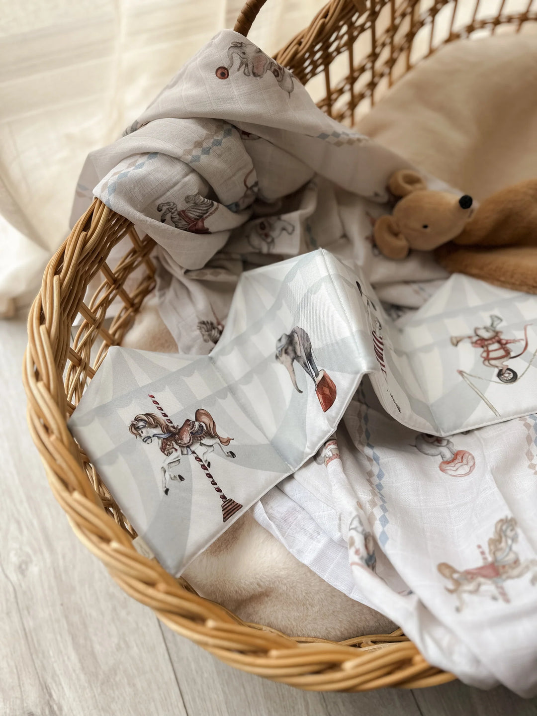 Pop Ya Tot Le Cirque Crinkle Tummy Time Book