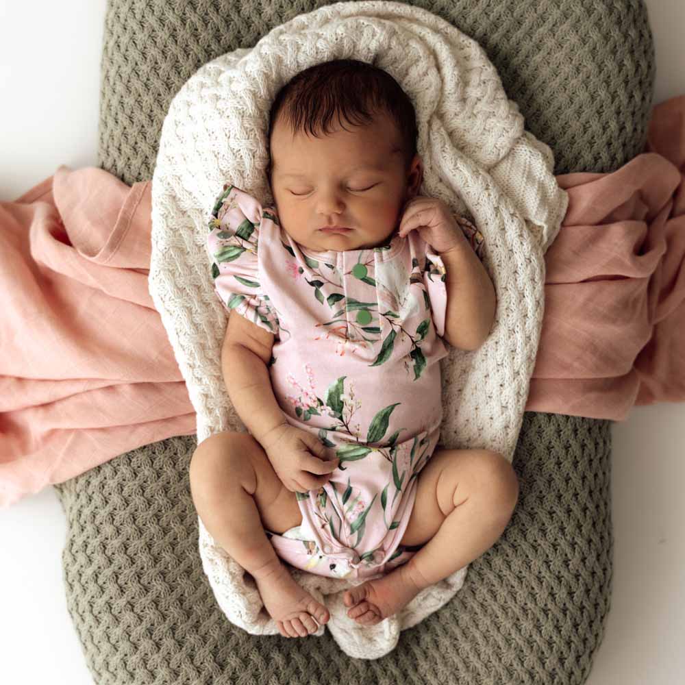 Snuggle Hunny Organic Short Sleeve Frill Bodysuit - Cockatoo Size 0000