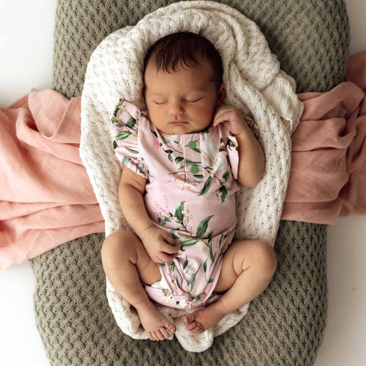Snuggle Hunny Organic Short Sleeve Frill Bodysuit - Cockatoo Size 0000